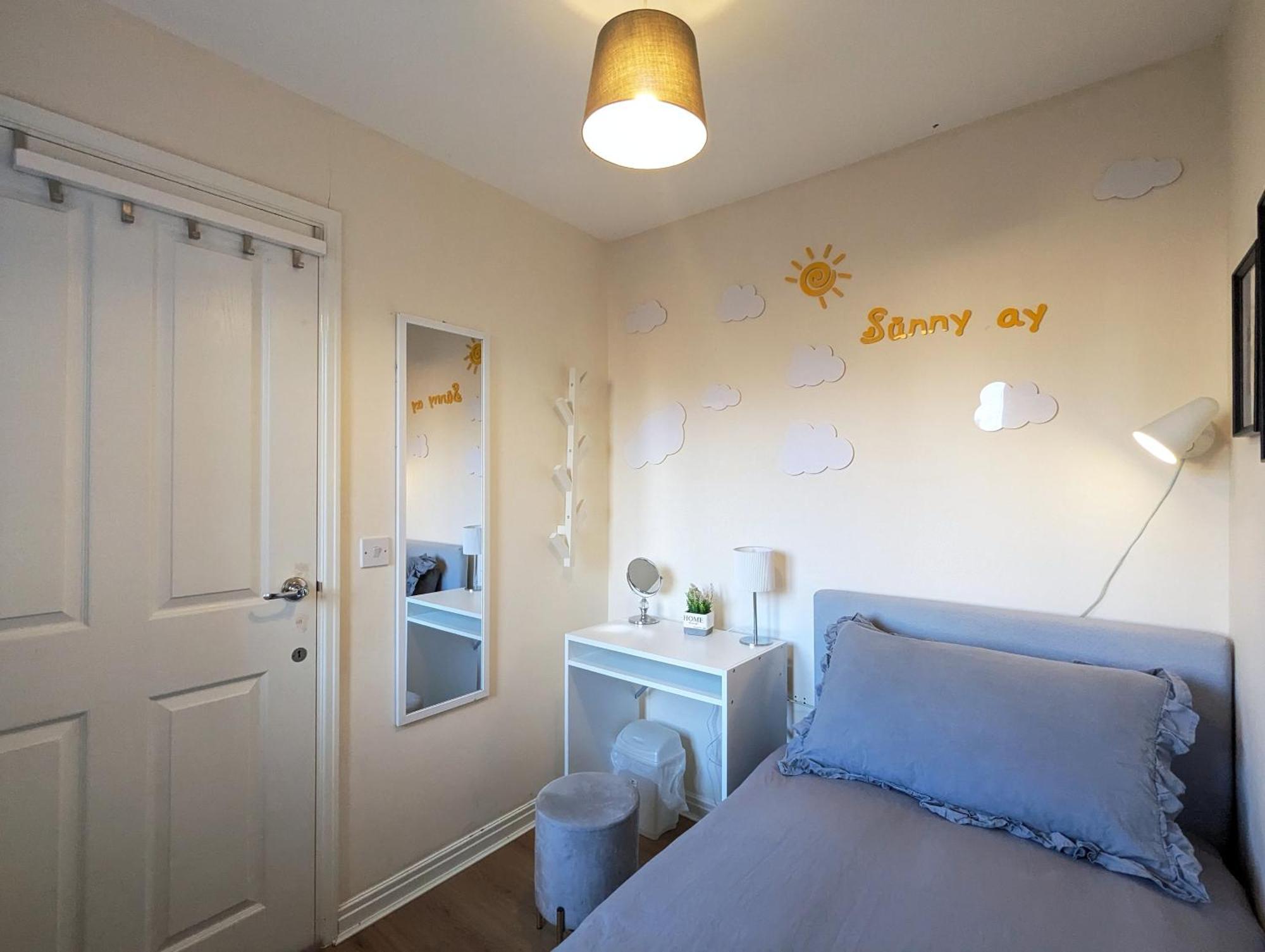 Guest Near Centre Anfield Free Parking *