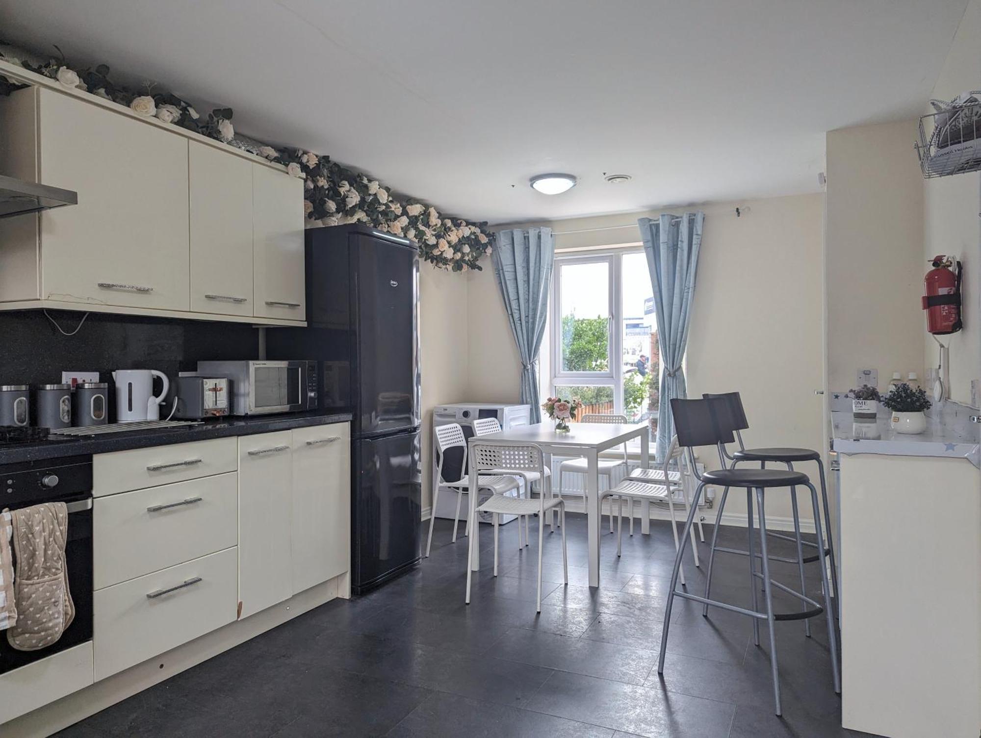 Guest Near Centre Anfield Free Parking Holiday home